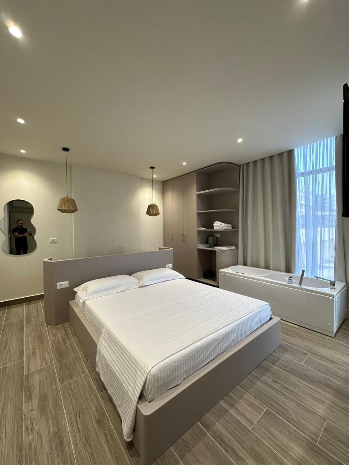 Oni Rooms Saranda Buitenkant foto